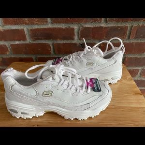WOMENS Skechers Delight Sneakers-White-size 8